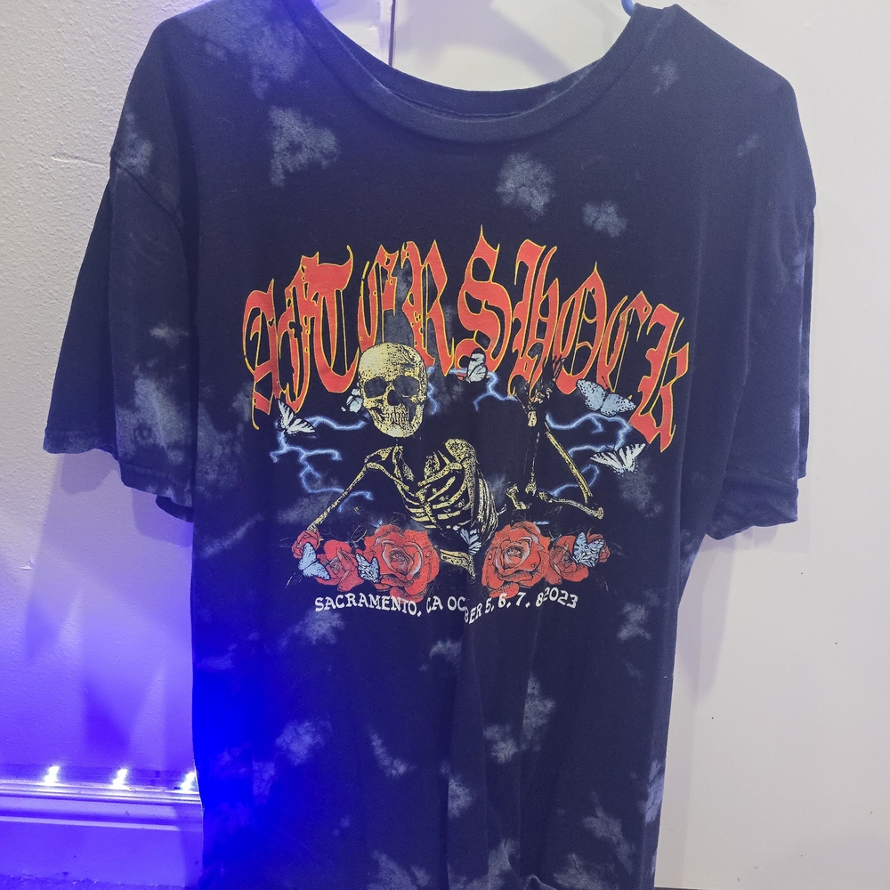 Black Graphic T-Shirt with Skeleton and Roses
